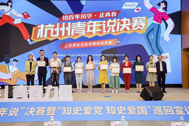 白岩松谈年轻人不愿意生孩子，你觉得年轻人为何不愿意生孩子？游戏画面