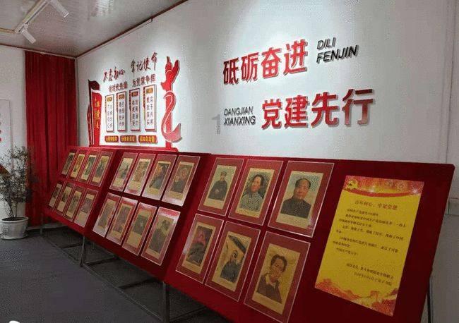 集装箱货运船